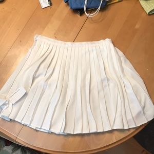 American Apparel Pleated White Miniskrit TAILGATE!